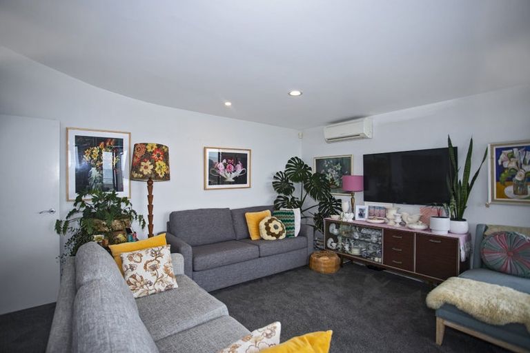 Photo of property in 203 Marine Parade, Mount Maunganui, 3116