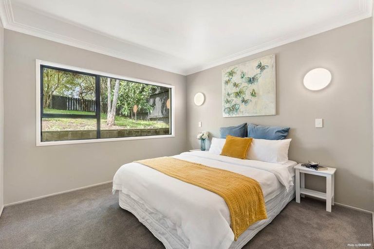 Photo of property in 5 Longwood Place, Forrest Hill, Auckland, 0620