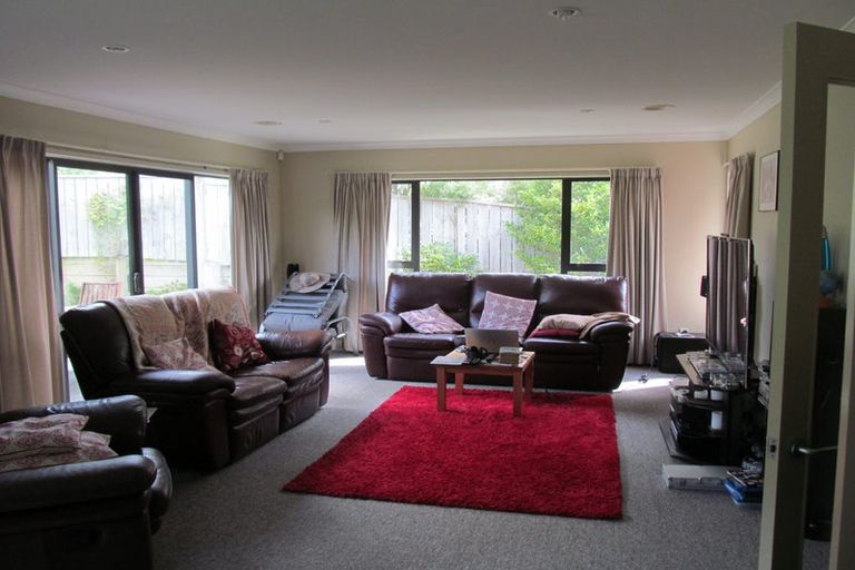 Photo of property in 44 Te Puia Drive, Aotea, Porirua, 5024
