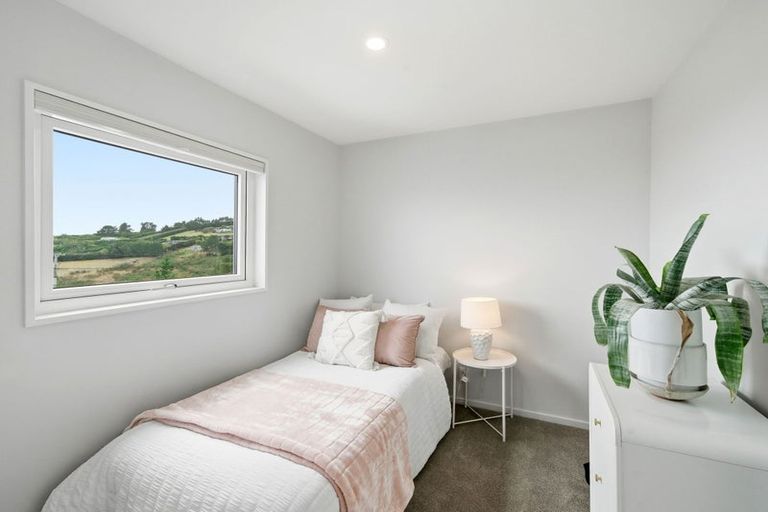Photo of property in 5b Madeley Road, Mount Pleasant, Christchurch, 8081