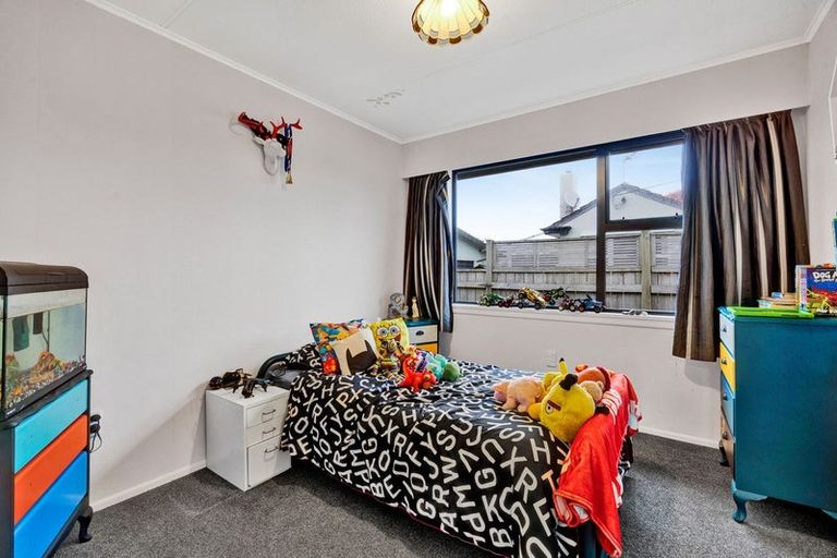 Photo of property in 16 Caplen Street, Hawera, 4610