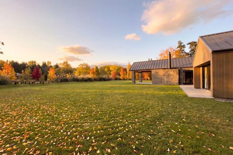 Photo of property in 33 Central Park Avenue, Lake Hayes, Queenstown, 9371