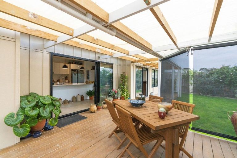 Photo of property in 6 Kingi Te Ahoaho Place, Otaki, 5512