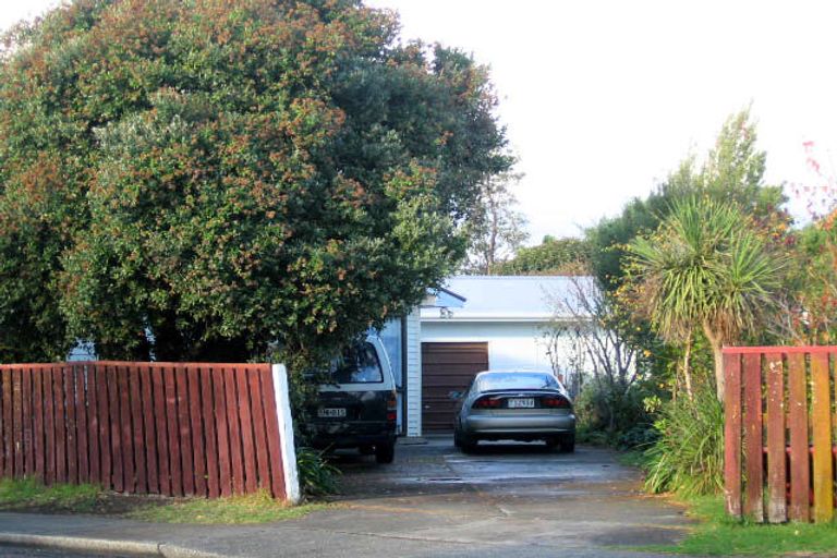Photo of property in 60 Michael Road, Paraparaumu Beach, Paraparaumu, 5032