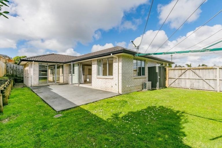 Photo of property in 15 Karika Place, Massey, Auckland, 0614