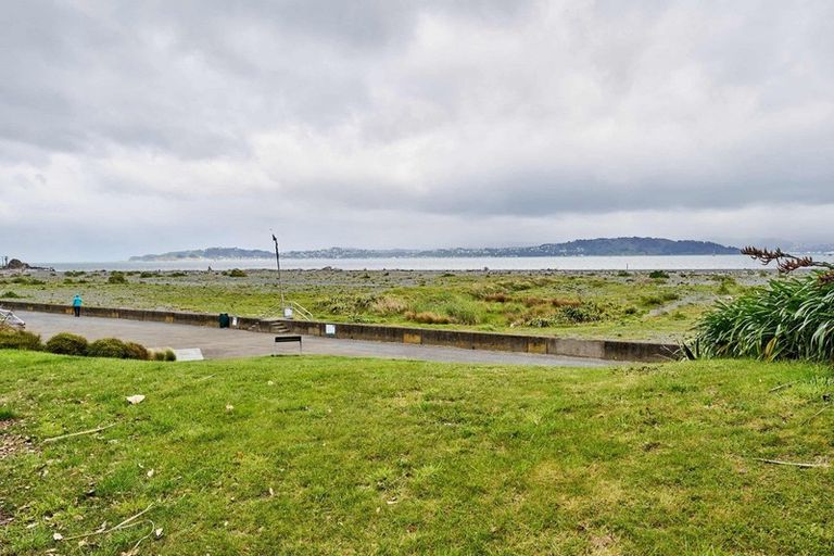 Photo of property in 53 Pukatea Street, Eastbourne, Lower Hutt, 5013