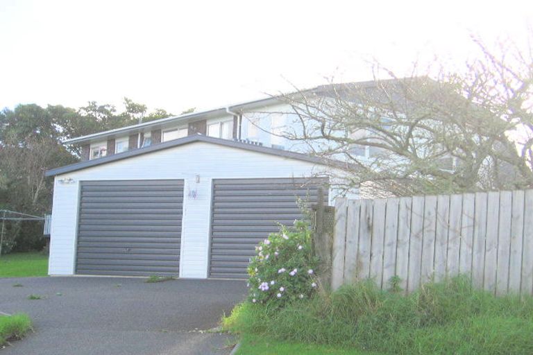 Photo of property in 3 Springtide Place, Red Beach, 0932