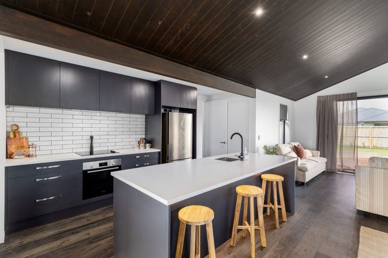 Photo of property in 32 Finstock Way, Rolleston, 7614