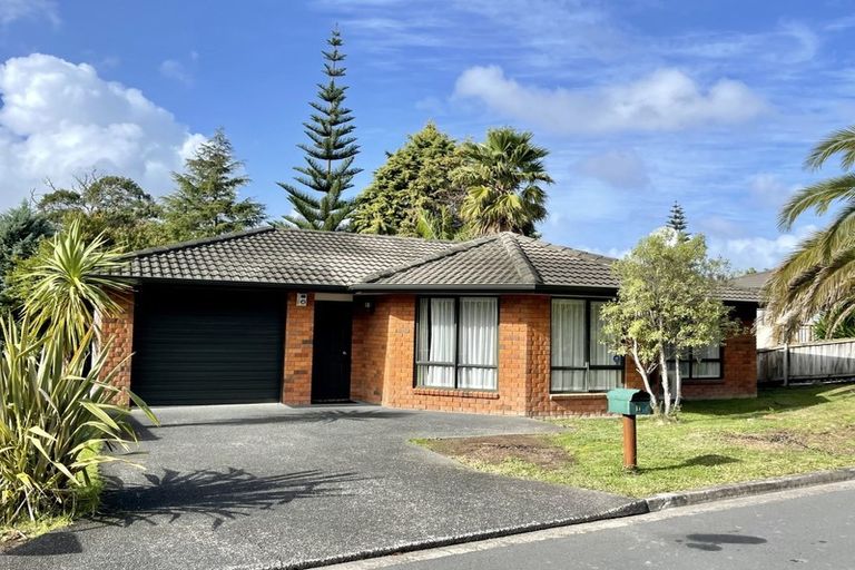 Photo of property in 11 Fresil Lane, Massey, Auckland, 0614