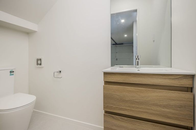 Photo of property in 8d Jupiter Street, Rosehill, Papakura, 2113