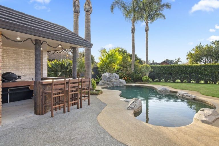 Photo of property in 14 Glencairn Place, Buckland, Pukekohe, 2677