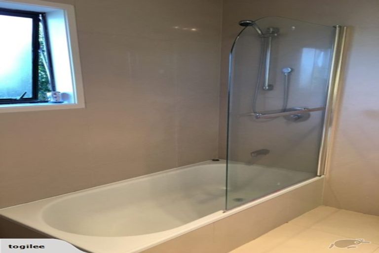 Photo of property in 2/94 Glamorgan Drive, Torbay, Auckland, 0630