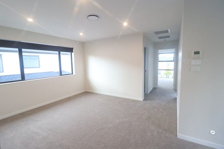 Photo of property in 16 Thomas Rielly Avenue, Hobsonville, Auckland, 0616