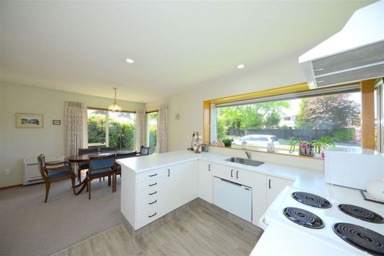 Photo of property in 1/43 Kedleston Drive, Avonhead, Christchurch, 8042