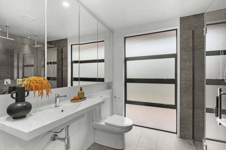 Photo of property in 25 Landsdowne Terrace, Cashmere, Christchurch, 8022
