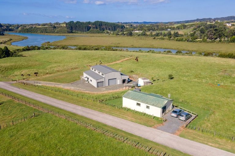 Photo of property in 141 Wades Road, Whitford, Howick, 2571