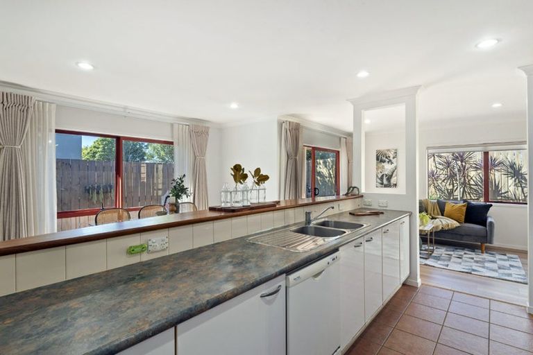 Photo of property in 5 Fearnley Grove, Albany, Auckland, 0632