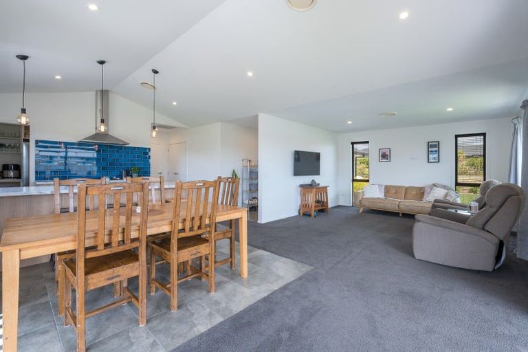 Photo of property in 8 Huntaway Close, Stoke, Nelson, 7011