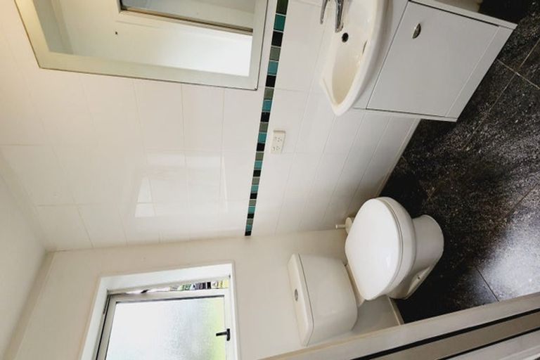 Photo of property in 100 Spinella Drive, Bayview, Auckland, 0629