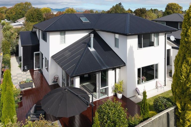 Photo of property in 152a Wairakei Road, Bryndwr, Christchurch, 8053