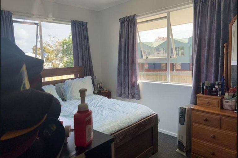 Photo of property in 8a Utauta Street, Waikanae, 5036