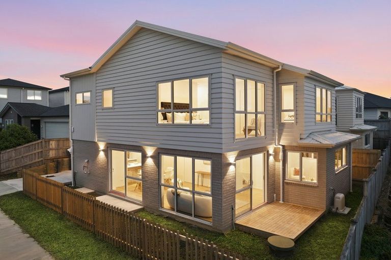Photo of property in 6a Kaimai Avenue, Massey, 0614