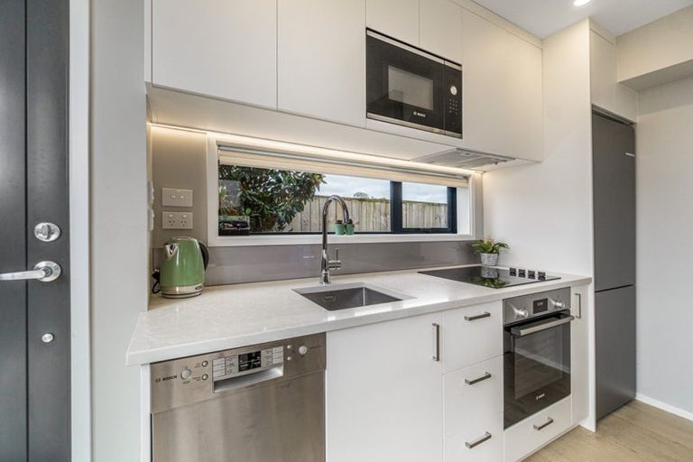 Photo of property in 52 Koro Lane, Mangere Bridge, Auckland, 2022