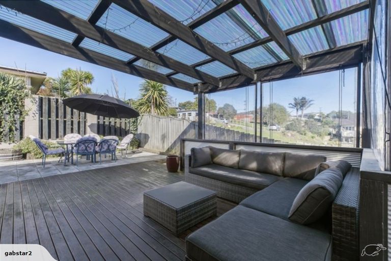 Photo of property in 63 Simpson Road, Ranui, Auckland, 0612