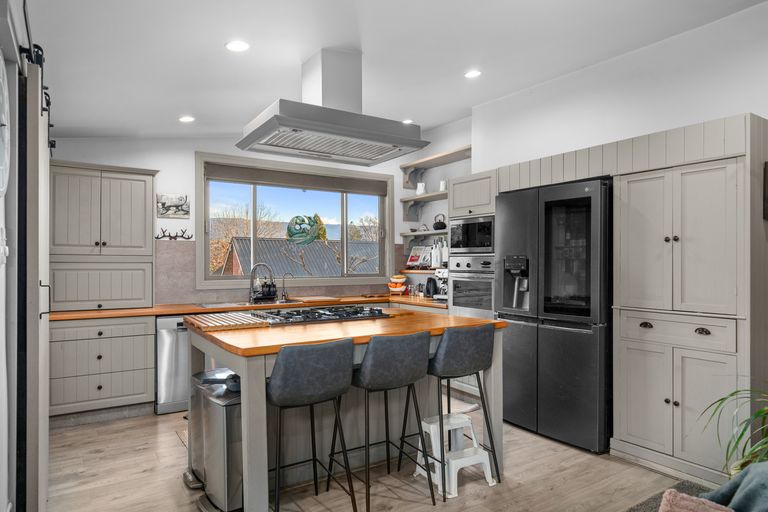 Photo of property in 30 Kerry Street, Alexandra, 9320