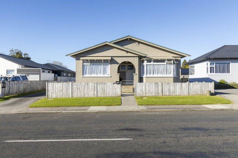 Photo of property in 389 Carrington Street, Upper Vogeltown, New Plymouth, 4310
