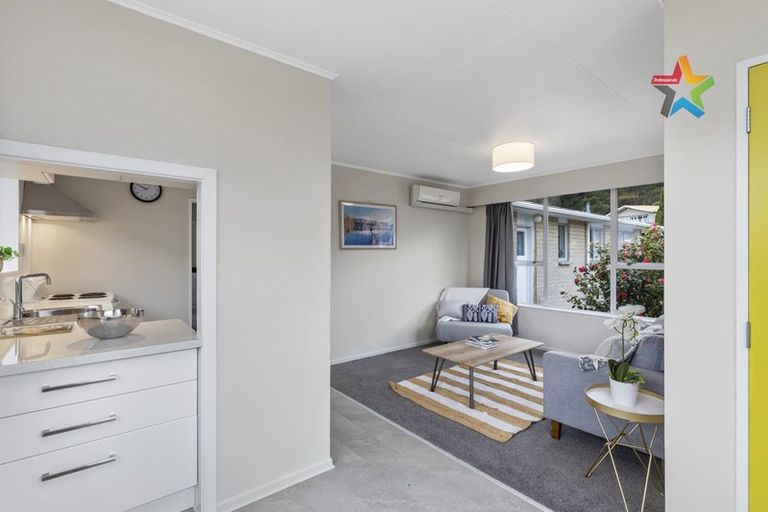 Photo of property in 15a Pencarrow Crescent, Wainuiomata, Lower Hutt, 5014