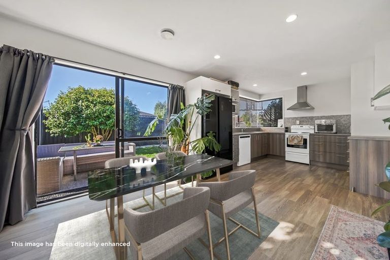 Photo of property in 2/21b Northcote Road, Northcote, Christchurch, 8052