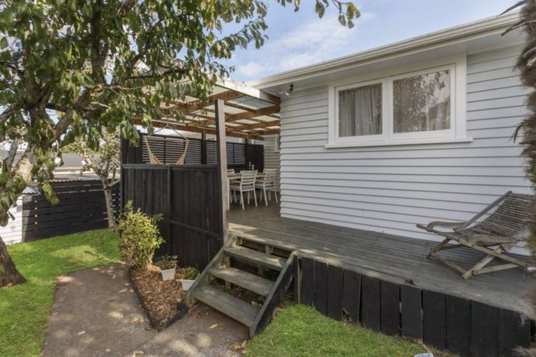 Photo of property in 40 Friedlanders Road, Manurewa, Auckland, 2102