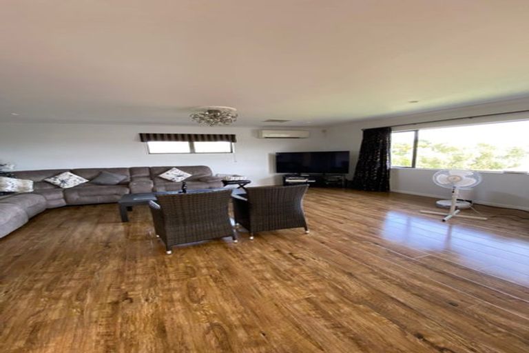 Photo of property in 39 Lansell Drive, East Tamaki Heights, Auckland, 2016