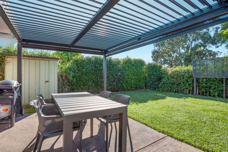 Photo of property in 25 Neil Avenue, Te Atatu Peninsula, Auckland, 0610
