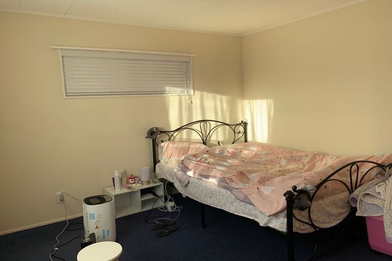 Photo of property in 75 Omapere Street, Whitby, Porirua, 5024