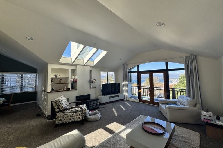 Photo of property in 9a Wadestown Road, Wadestown, Wellington, 6012