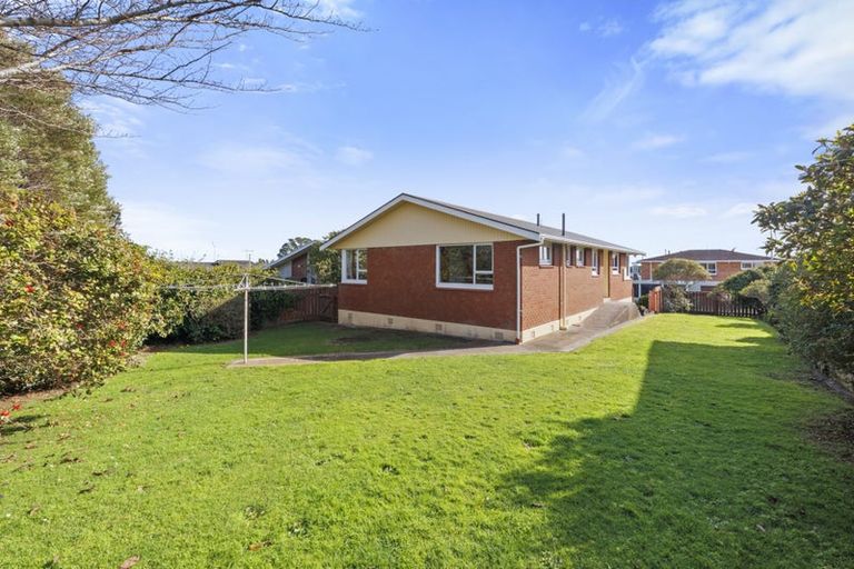 Photo of property in 11 Cumberland Street, Merrilands, New Plymouth, 4312