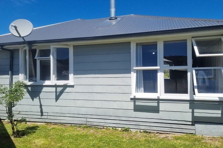 Photo of property in 65 Molesworth Street, Taita, Lower Hutt, 5011