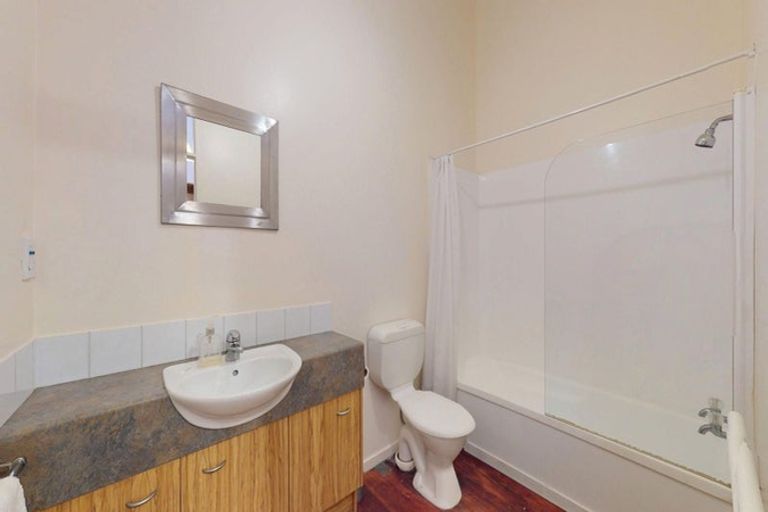 Photo of property in Courtenay Mews Apartments, 11/14 Alpha Street, Te Aro, Wellington, 6011