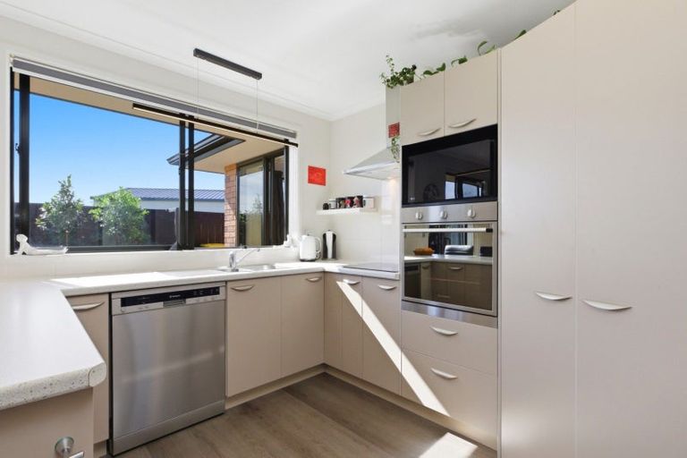 Photo of property in 38 Atlantic Close, Papamoa Beach, Papamoa, 3118