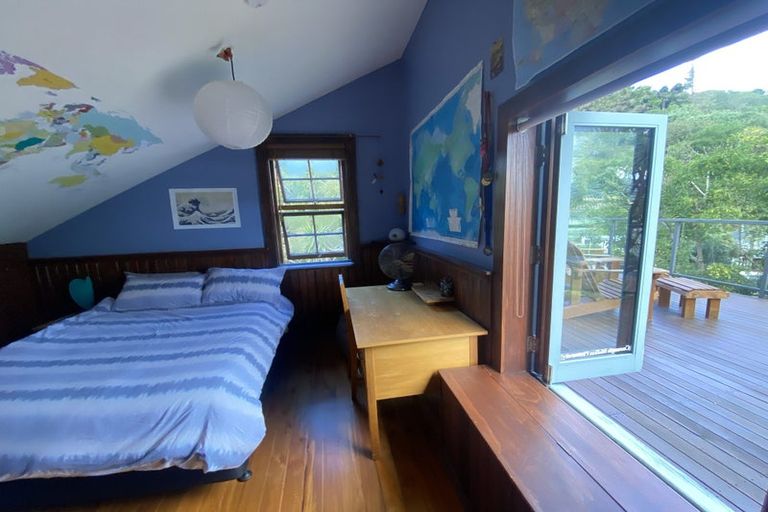 Photo of property in 57 Hawkhurst Road, Lyttelton, 8082