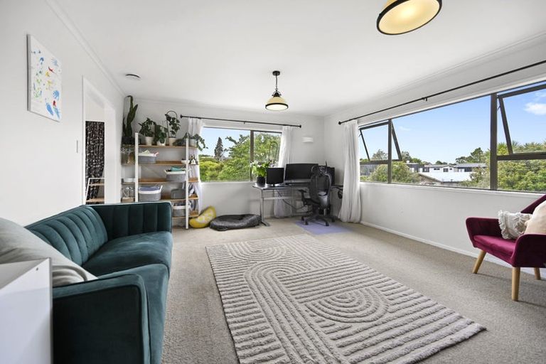 Photo of property in 26 Gilbass Avenue, Hamilton Lake, Hamilton, 3204