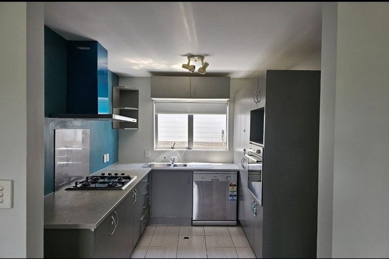 Photo of property in 31/3 Hulme Place, Henderson, Auckland, 0612