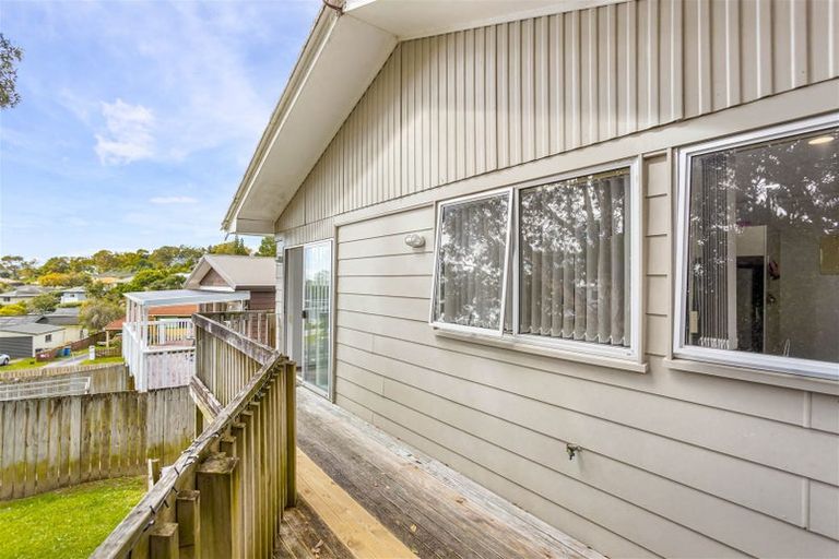 Photo of property in 98 Reynella Drive, Massey, Auckland, 0614
