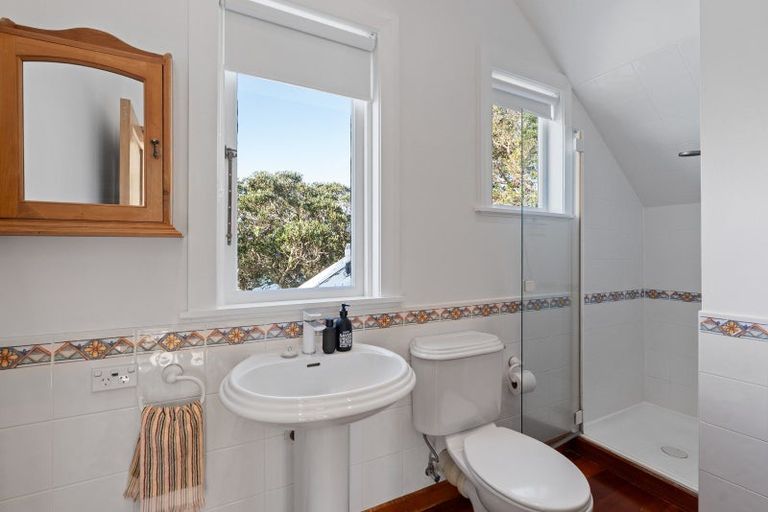 Photo of property in 78 The Crescent, Roseneath, Wellington, 6011