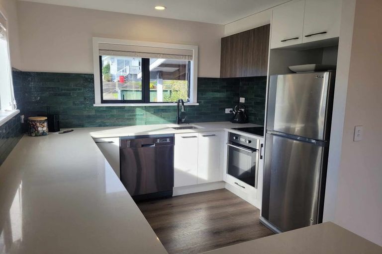Photo of property in 38 Holiday Road, Stanmore Bay, Whangaparaoa, 0932