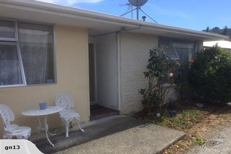 Photo of property in 40f2- Hudson Avenue, Ebdentown, Upper Hutt, 5018