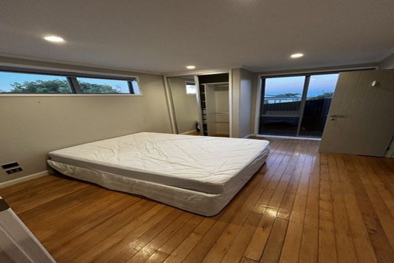 Photo of property in 1/43 Shanaway Rise, Hillcrest, Auckland, 0627