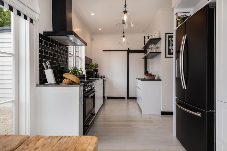 Photo of property in 155 Victoria Street, Cambridge, 3434